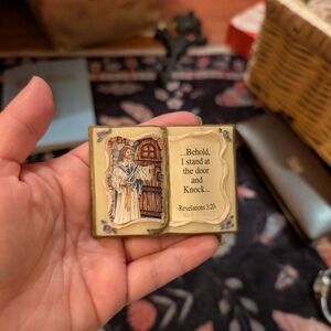 Mini Bible Book Trinket Open To Quote Revelation 3:20 Jesus Door